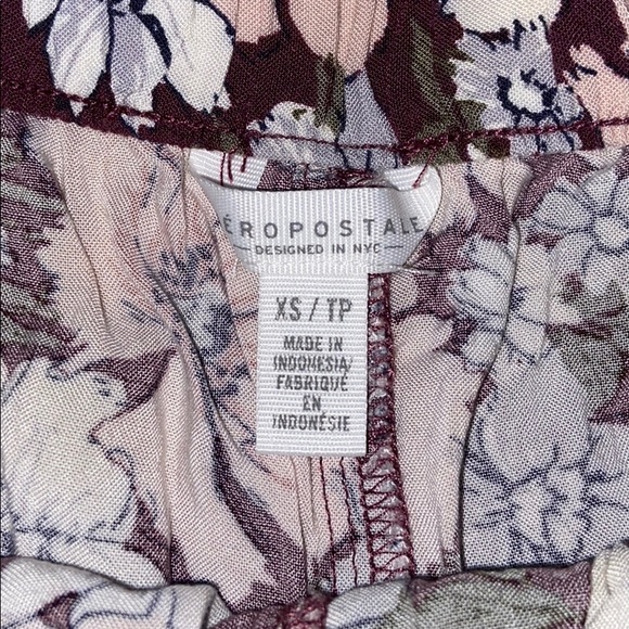 Cute flowy shorts - Picture 2 of 2